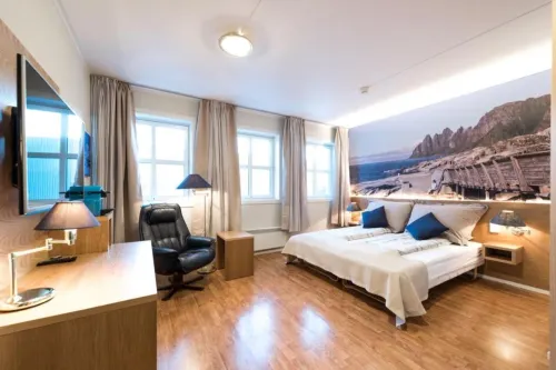 Senja Hotell Hôtels à : Sorreisa