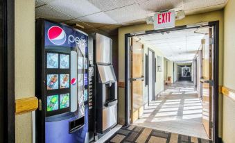 La Casa Inn & Suites - Middleboro