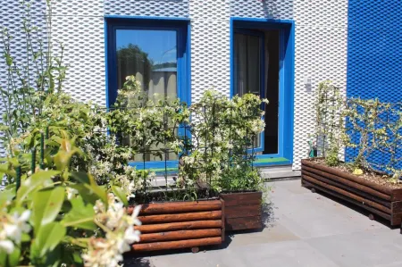 Time Out ApartHotel Отели рядом с достопримечательностью «Church of Saint Blaise»