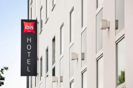 Ibis Muenchen Garching Отели рядом с достопримечательностью «Средний центр Гарчинг-Форшунга»