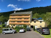 Hôtel les Mouflons Hotel a Orcival