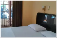Hotel Maharani Syariah Mitra RedDoorz Hotels near Kahyangan Square Cafe & Resto