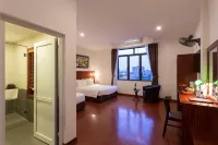 The Melbourne Hotel Hotels in Ninh Tiến
