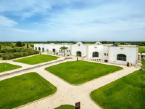 アカイア ゴルフ リゾート & スパ ヴェルノレのホテル