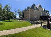 Hôtel & Restaurant - le Manoir des Cèdres - Piscine extérieure et Climatisation - parking