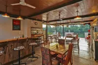 Casa Marina Bed and Breakfast Hotels in Lumban