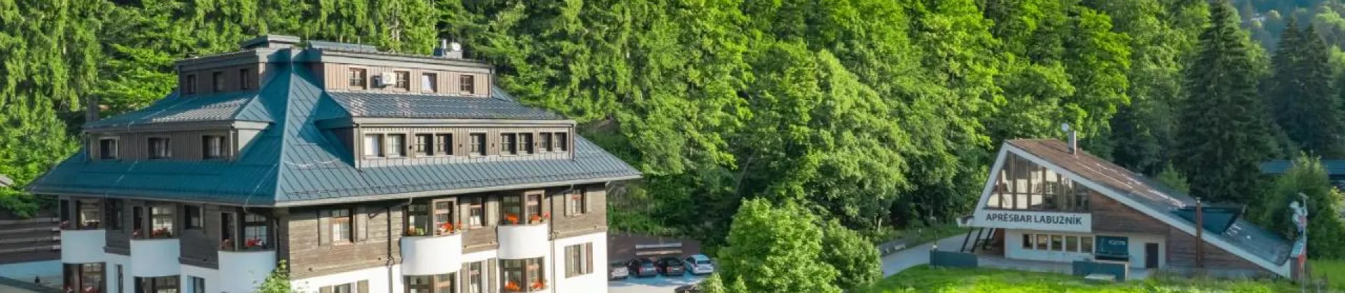 Four-Star Hotels