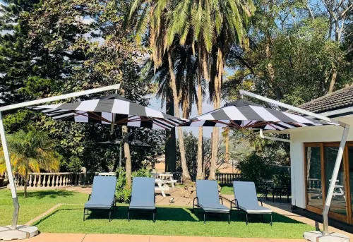 The Leslie Executive Hotel