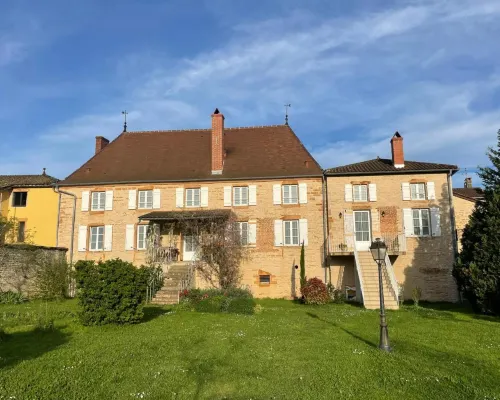 Le Logis d'Azé Hotels in Aze