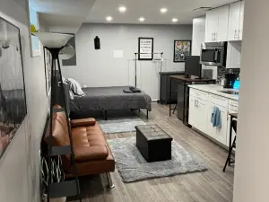Urban Retreat Basement Studio Only Two Blocks from Metro! Off Street Parking!