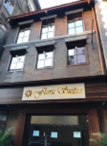 芙勞拉套房酒店 鄰近聖托馬斯大教堂的酒店