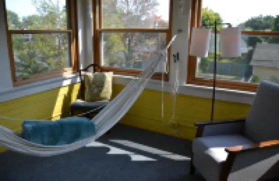 The Kings Throne Inn and Guest House