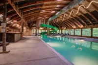 惠魯惠魯雷諾福及旅館 - 游泳池
