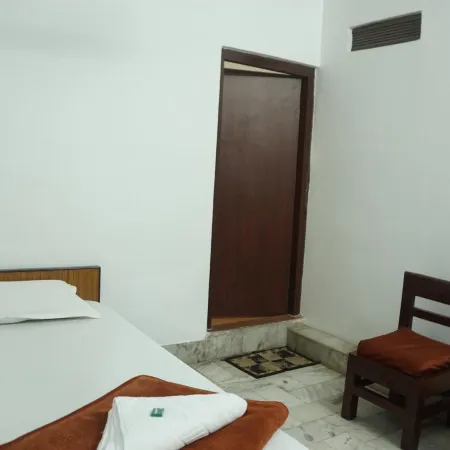 Subhash Hotel