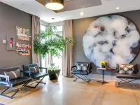Hotel Arts Kensington Hotels near Lions Park C train
