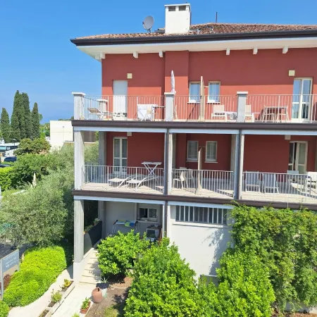 Vialeromadodici Rooms & Apartments