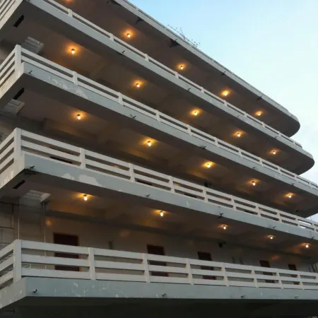 Sakol Hotel Отели рядом с достопримечательностью «Храм Сала Лой»