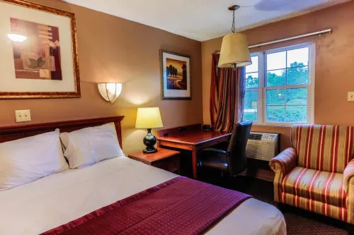 Red Carpet Inn Berlin Hotels in Evesham Township