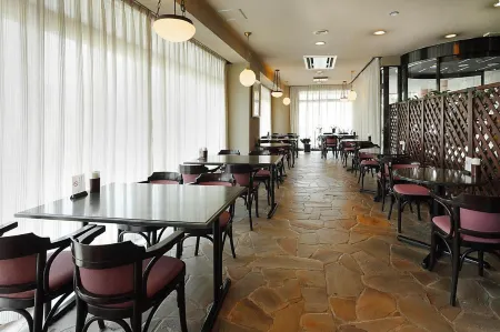 Kumegawa Wing Hotel Отели рядом со станцией Akitsu Railway Station