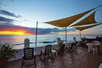 Coconut Palms Inn