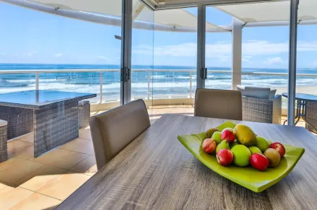 Regency on the Beach Отели в г. Palm Beach