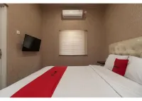RedDoorz @ Jalan Srikandi Pekanbaru Hotels in Tampan