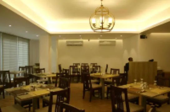 Priyo Nibash Stylish Residential Hotel