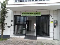Riachuelo Hotel - parkir