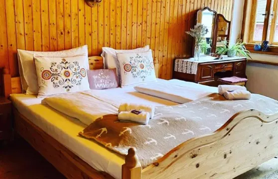 祖姆穆爾巴奇咖啡餐廳酒店