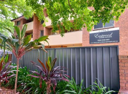 イーストウッド ファーニッシュド アパートメンツ