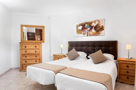 Paloma Beach Apartments Отели рядом с достопримечательностью «Aloe Park»