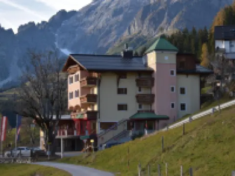 高岡山的Sonnhof 蓬高聖約翰住宿飯店