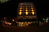 Anarva Hotel & Spa Hotels near Mount Lavinia Beach