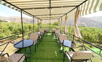 Hidden Garden Resort