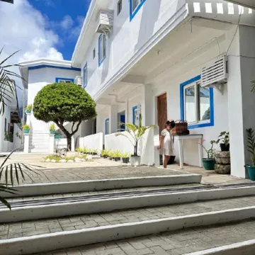 Shanedel's Inn & café