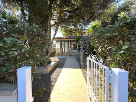 Residence Il Boschetto - Villa Con Piscina