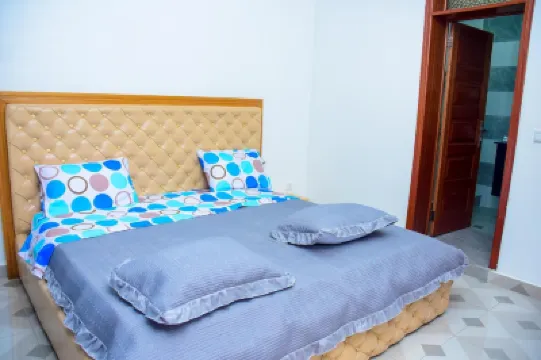 รอนด์ พอยต์ กอริลลา บูทีค แอนด์ อพาร์ตเมนต์ โรงแรมใน