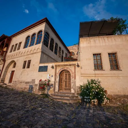 Kapalos Cave Suites