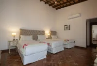 Iraola Hotel Boutique - parking