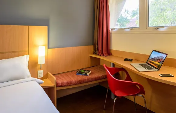 宜必思貝倫機場酒店