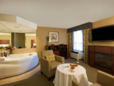 Travelodge by Wyndham Oshawa Whitby Hotels in Oshawa