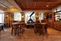 The Boathouse Hotels in Bitton