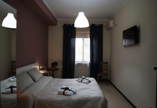 Il Centro Short Lets - Housity
