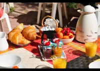 Hôtel Select Hotels in Eyguieres