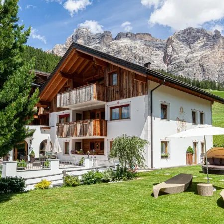 Villa Flora Mountain Lodges