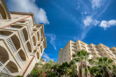 Princess Heights Luxury Condo Hotel Отели рядом с достопримечательностью «Dawn Beach»