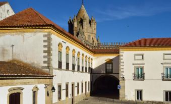 Pousada Convento de Evora – Historic Hotel