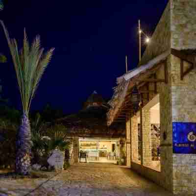 Hôtel Auberge de la Table Hotel Exterior