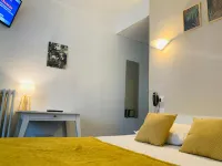 Hôtel Trianon Tours โรงแรมในตูร์