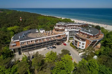 Hotel Dom Zdrojowy Resort & Spa - Destigo Hotels Отели в г. Ястарня